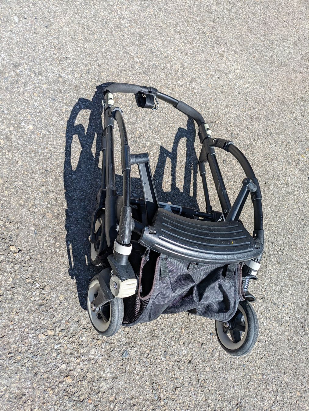 Bugaboo Carrozzine: Poussette Bugaboo Bee 3 complète avec nacelle + accessoires – Usato da Gland venduto da adrienbru 7