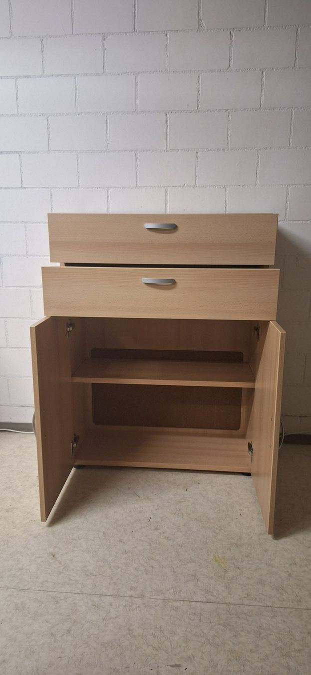 Cassettiere: Kommode  B81cm, T35cm, H158cm, gem. Abb. – Usato da Niederwil SG venduto da kaseopeia 1