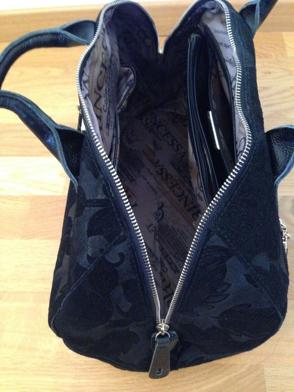 Furla Borse da donna: Neu Furla Leder Handtasche – Nuovo (secondo la descrizione) da Buchs Sg venduto da Valedi 9