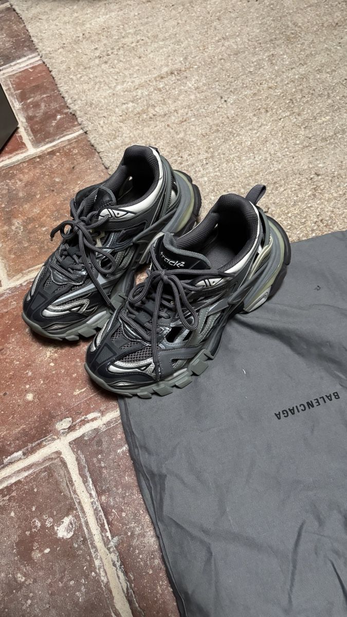 Balenciaga Scarpe da uomo: Balenciaga Track 2 Sneakers grau, mit Box – Usato da Bern venduto da kue_db29 7