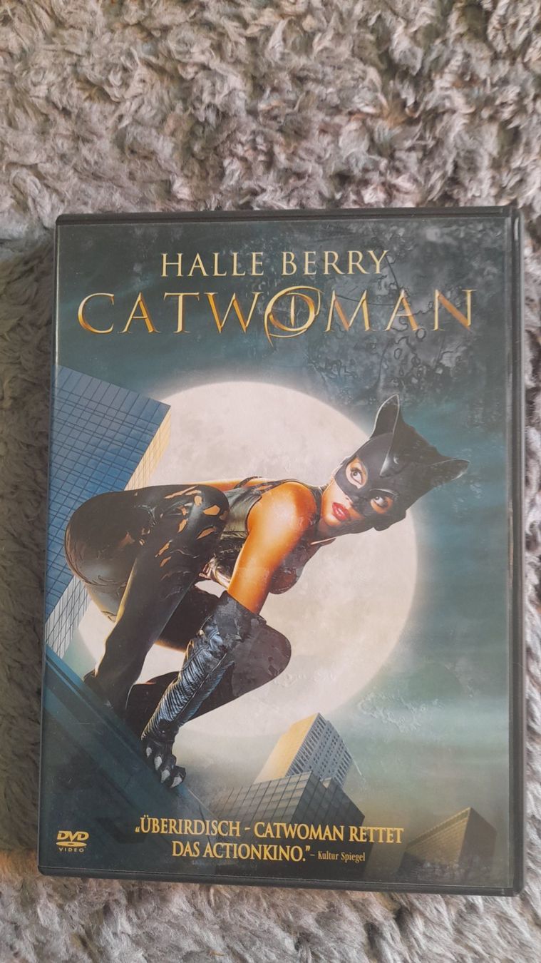 Tutti i DVDs: CATWOMAN    DVD – Usato da Wetzikon ZH venduto da Ramones01