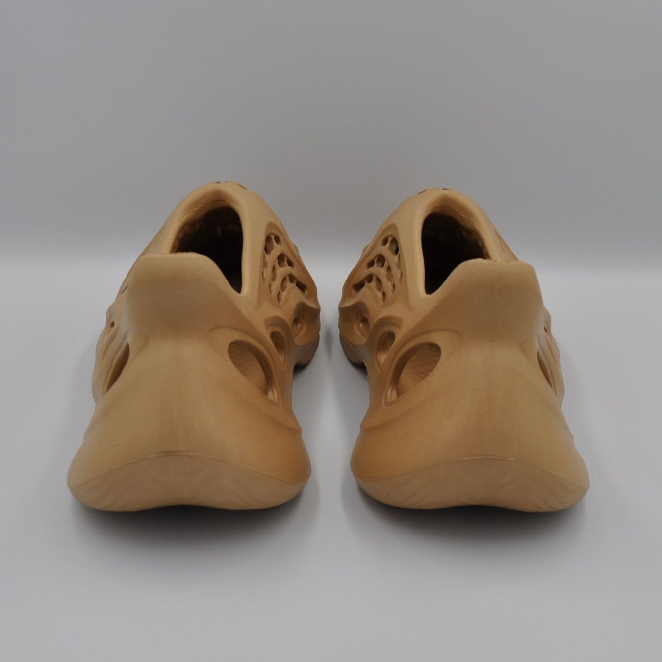 Adidas Scarpe da uomo: Yeezy Foam Runner Ochre  47 – Nuovo e nell'imballaggio originale da Bern venduto da SneakerheavenLT 4