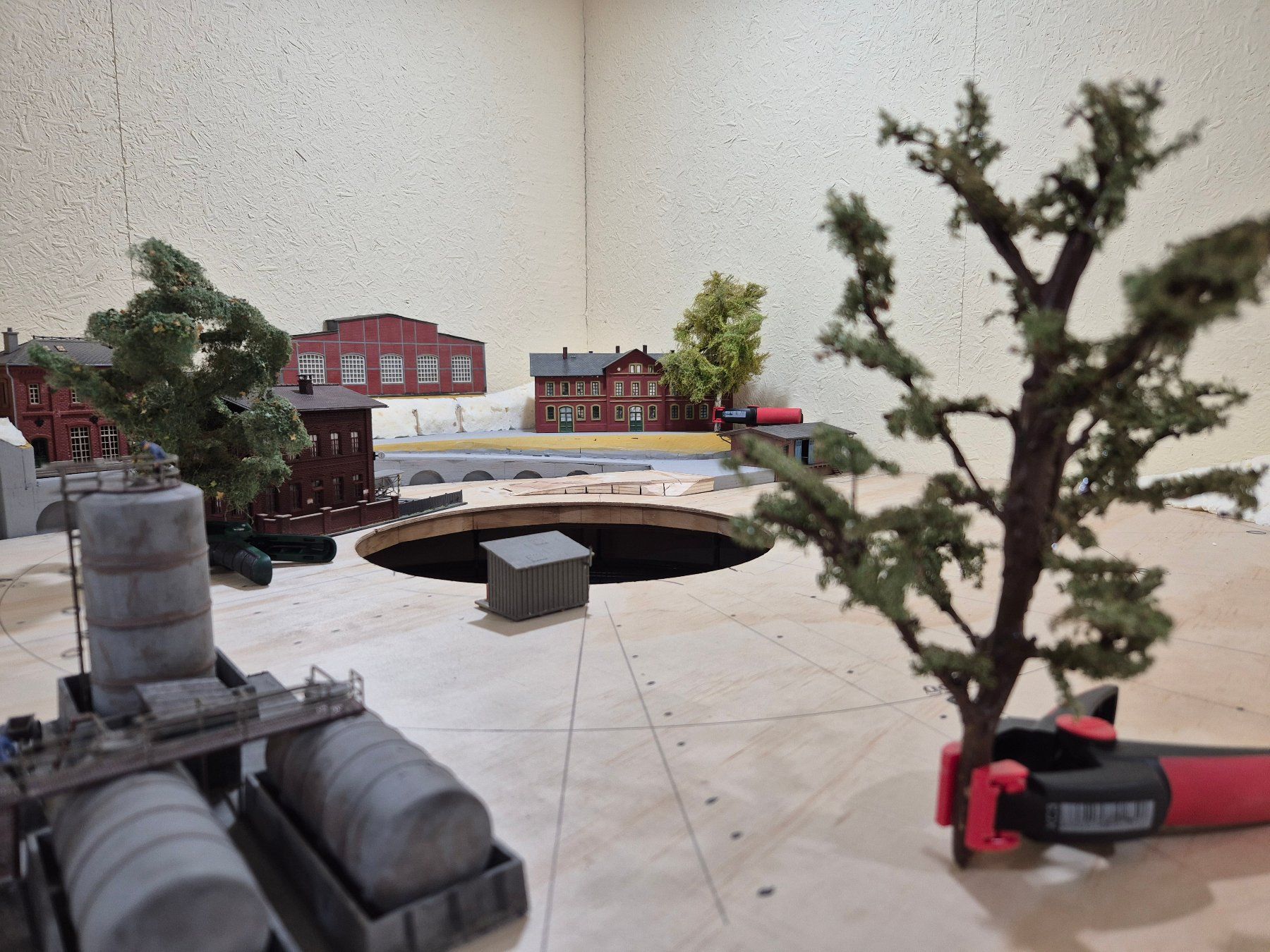 Modelleisenbahnen: schöne grosse Laubbäume Eigenbau H0 / 0 – Gebraucht aus Bibern SH von streunekater 8