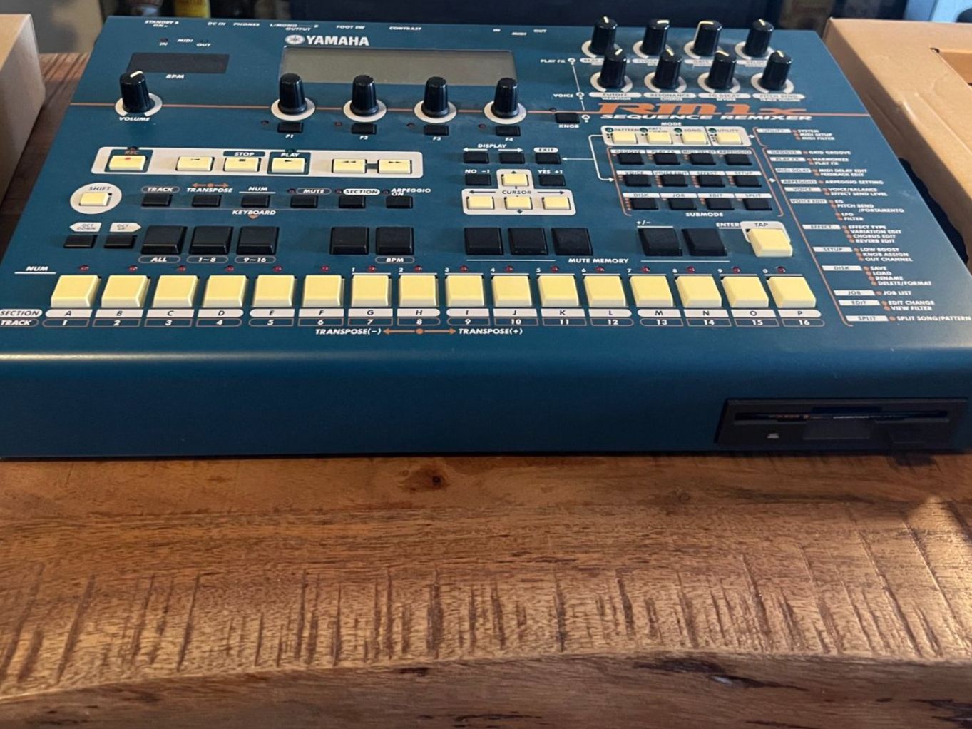 Yamaha Musikinstrumente: Yamaha RM1x – Neu (gemäss Beschreibung) aus Veysonnaz von ric_gt8f 6