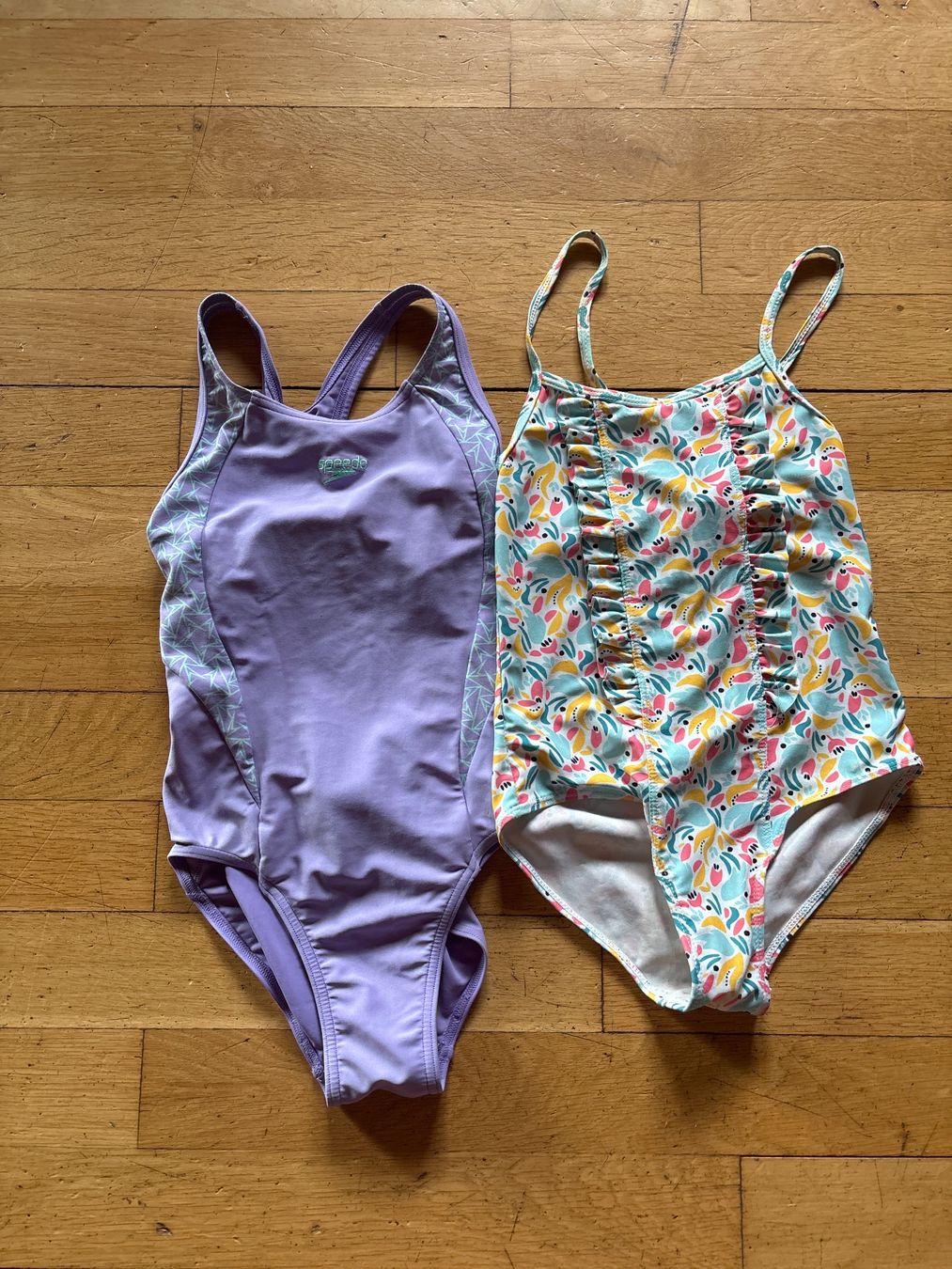 Speedo Maillots de bain: Lot de 2 maillots de bain 128 – D'occasion à Lajoux JU par plise