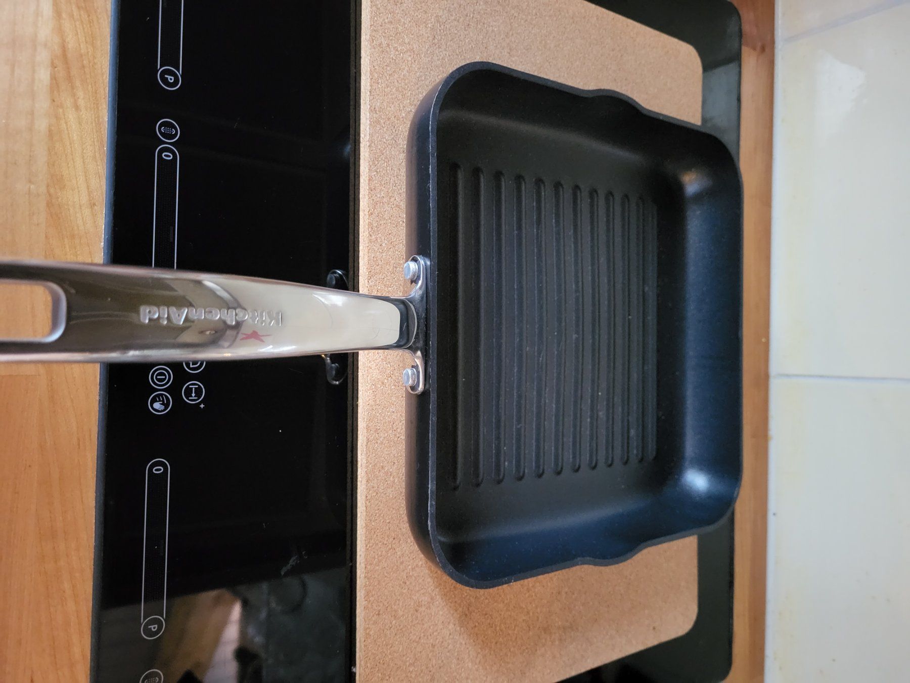 Kitchenaid Pfannen: KitchenAid Brat- & Grillpfannen, 26 x 26 cm – Gebraucht aus Siebnen von KiKla-Siebnen 7