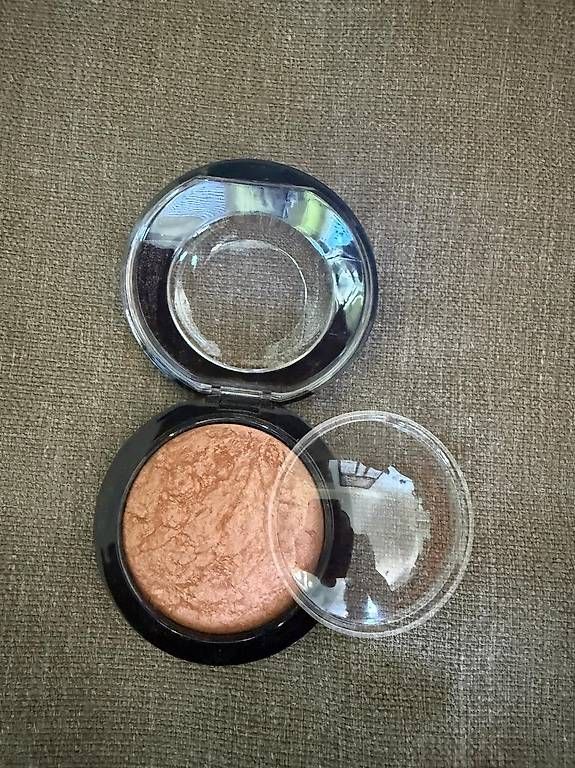 Make-up: MAC Mineralize Skinfinish 'Global Glow' – Gebraucht aus Neunkirch von Ursi7