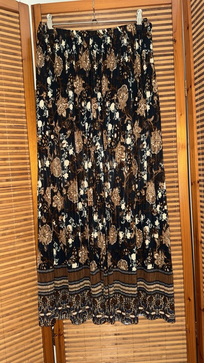 Hosen: Weite 3/4 Sommerhose, 40 – Gebraucht aus Gümligen von morticiaaddams 1