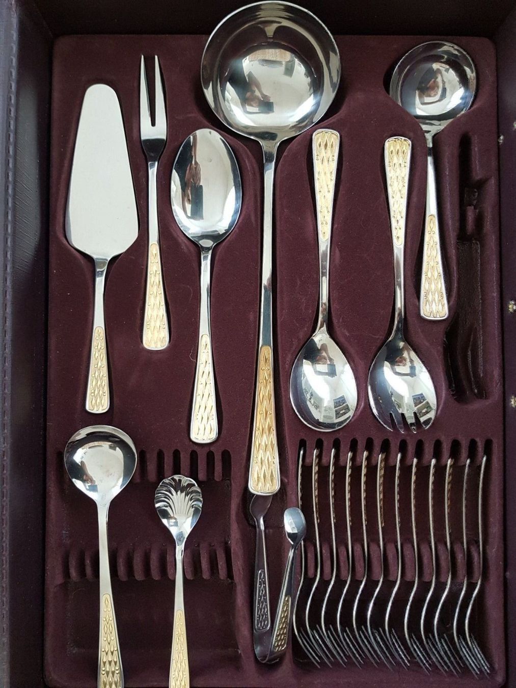Cucchiai: Besteck-Set 34 teilig,inkl.Koffer – Nuovo e nell'imballaggio originale da Küsnacht ZH venduto da 2011_ 7
