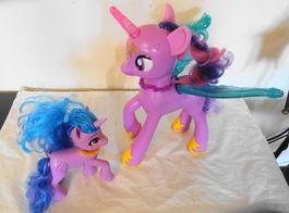 2 My Little Pony Einhorn Izzy Moonbow + Prinzessin Twilight