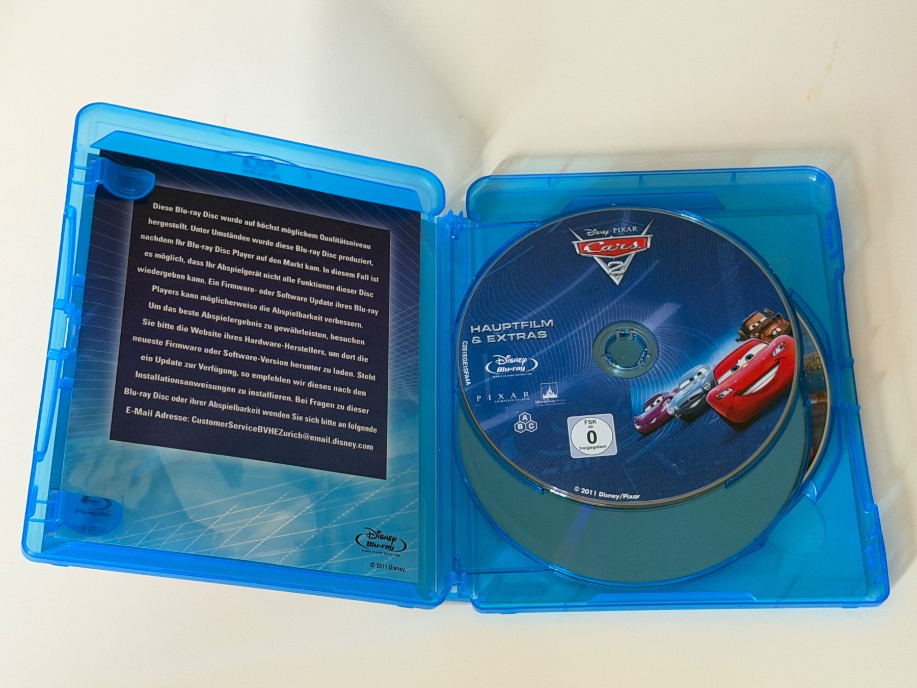 Tutti i DVDs: Blu-ray 3D Cars 2 3-Disc Set – Nuovo (secondo la descrizione) da Altstätten SG venduto da sheamus 3