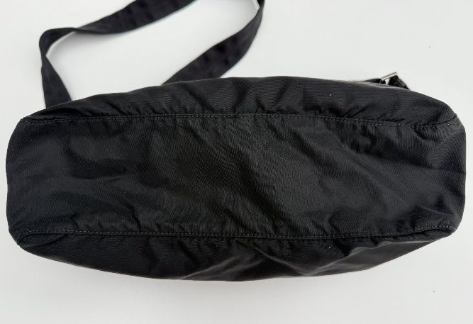Prada Taschen: Prada Nylon vintage shoulder bag – Gebraucht aus Epalinges von MyVintageWorld 5