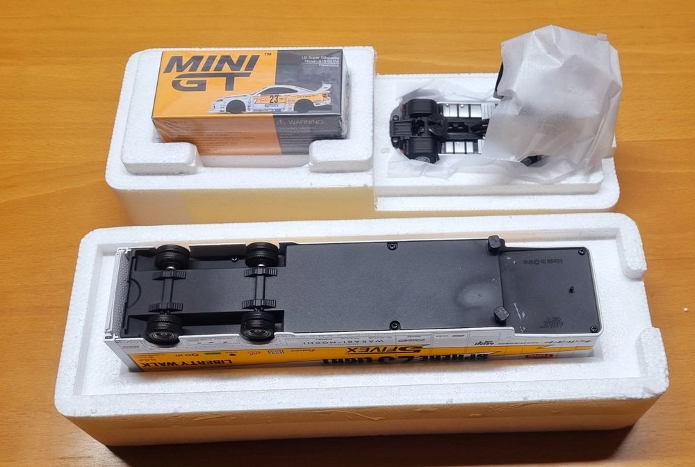 MiNiGT LBRacing Transporter Set 【公式通販】