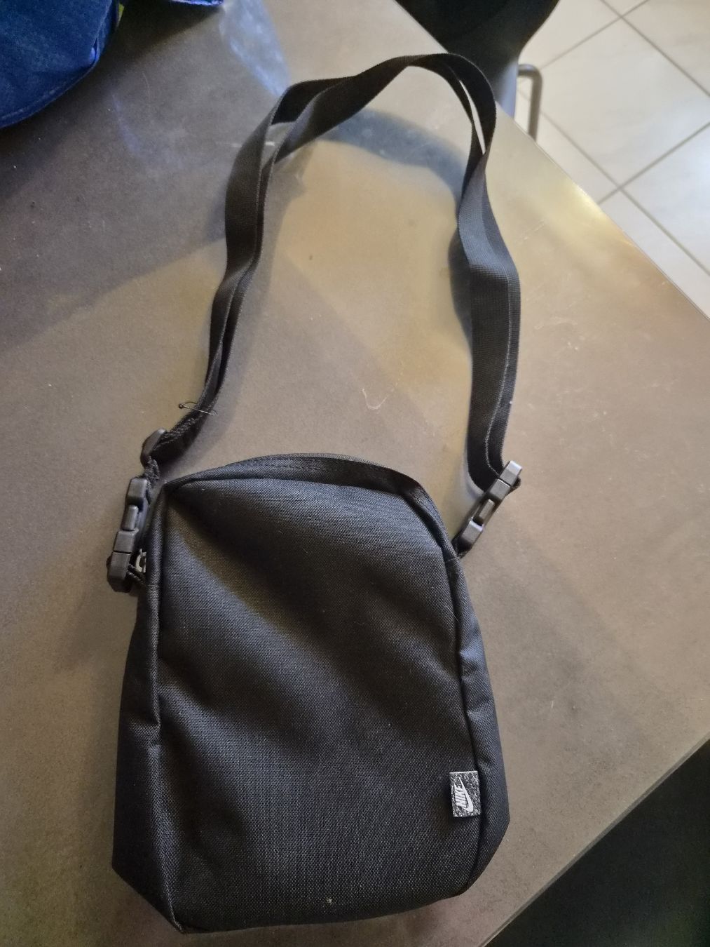 Nike Sacs: Umhängetasche Nike schwarz NEU – Neuf (Voir description) à Muttenz par Ela_Manu 1