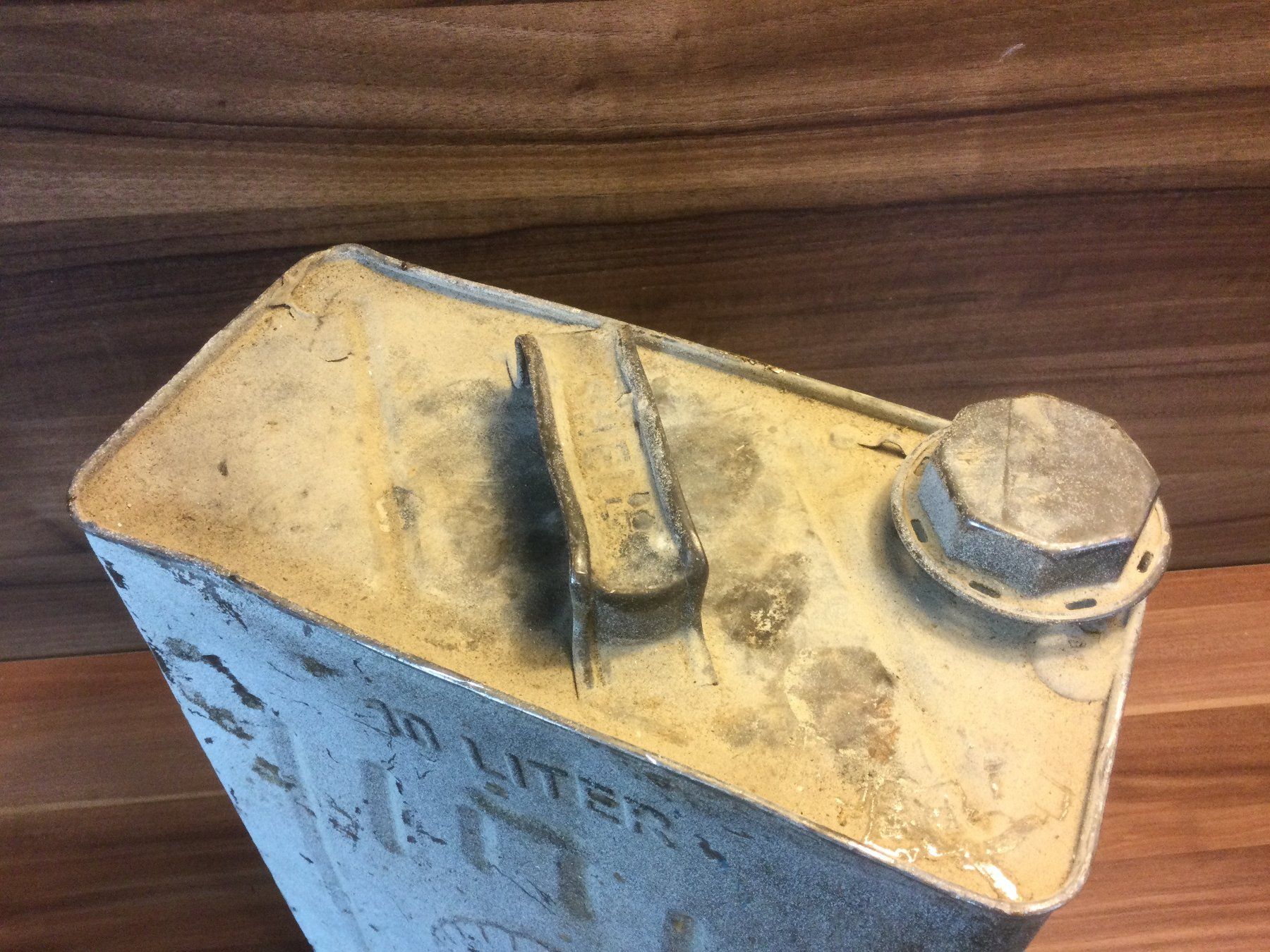 Werkzeuge: Alter Vintage Shell Öl oder Benzin Blechkanister 10 Liter – Gebraucht aus Wangen SZ von kuriosum12 3