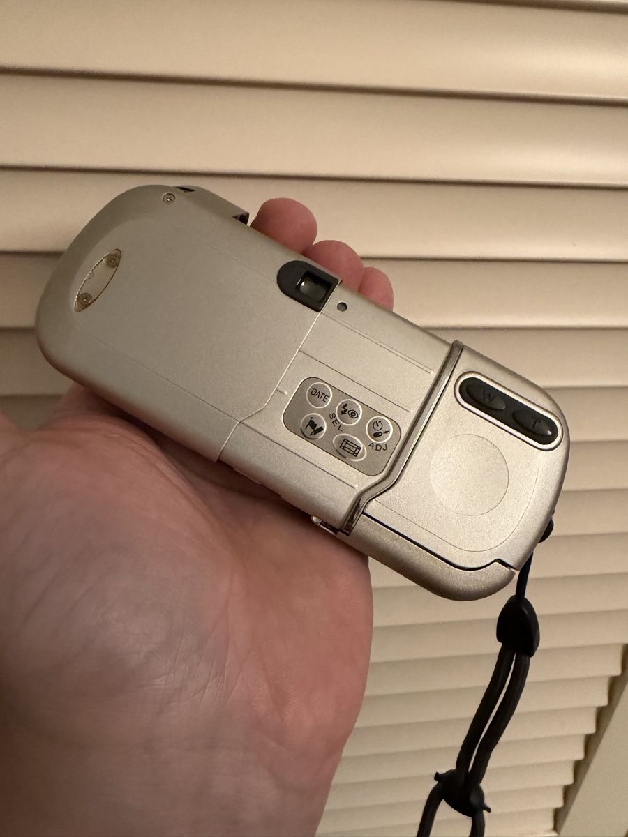 Minolta Fotocamera: Minolta Vectis 2000 Analog Kamera mit Tasche – Usato da Niederbipp venduto da yar_tf6f 1