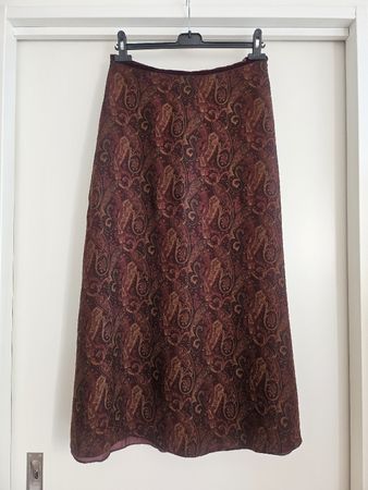 Ralph Lauren Skirt 80%Rayon and 20%Wool in size M, Free Ship