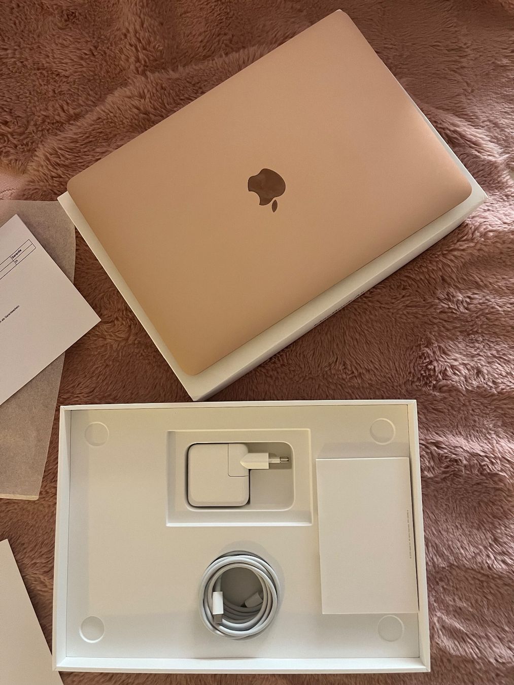 Apple Notebooks: MacBook Air 13" 2020 (Farbe: Gold) – Gebraucht aus Wohlen AG von Sander.D 2