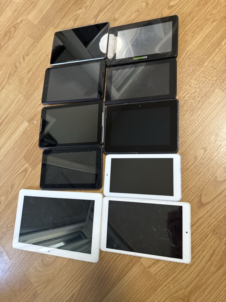 Tablet PC: 10 Tablet Mix different sizes  – Difettoso da Riehen venduto da Top-Quality