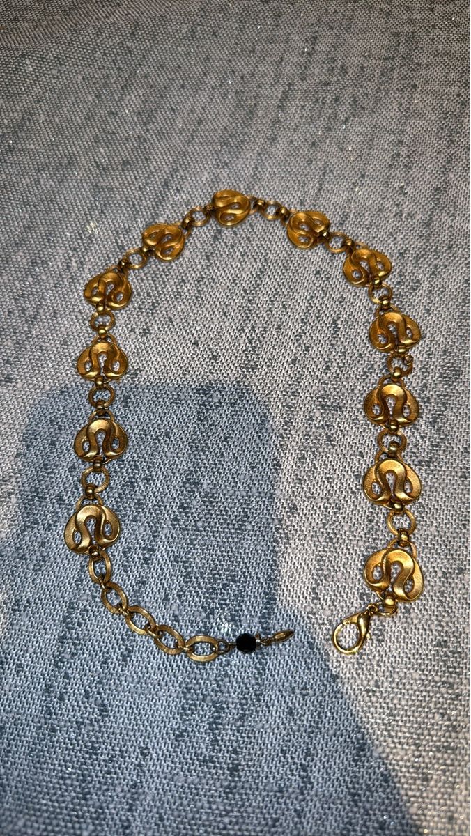 Ketten: Golden colored necklace vintage – Gebraucht aus Zürich von salifali