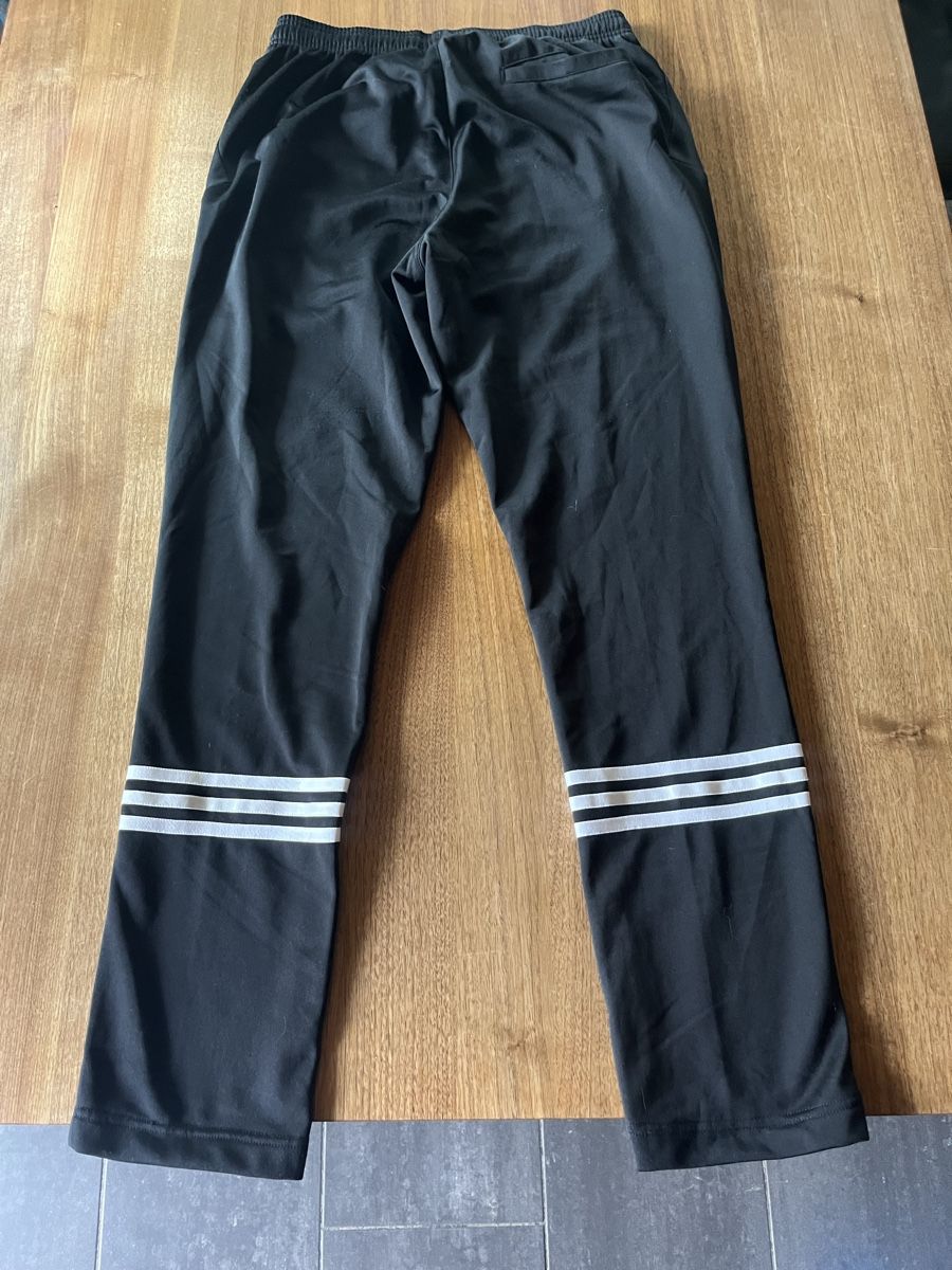 Adidas Lotti di vestiti: Adidas Trainingsjacke + Trainingshose Set – Usato da Belp venduto da jon_y6sj 3