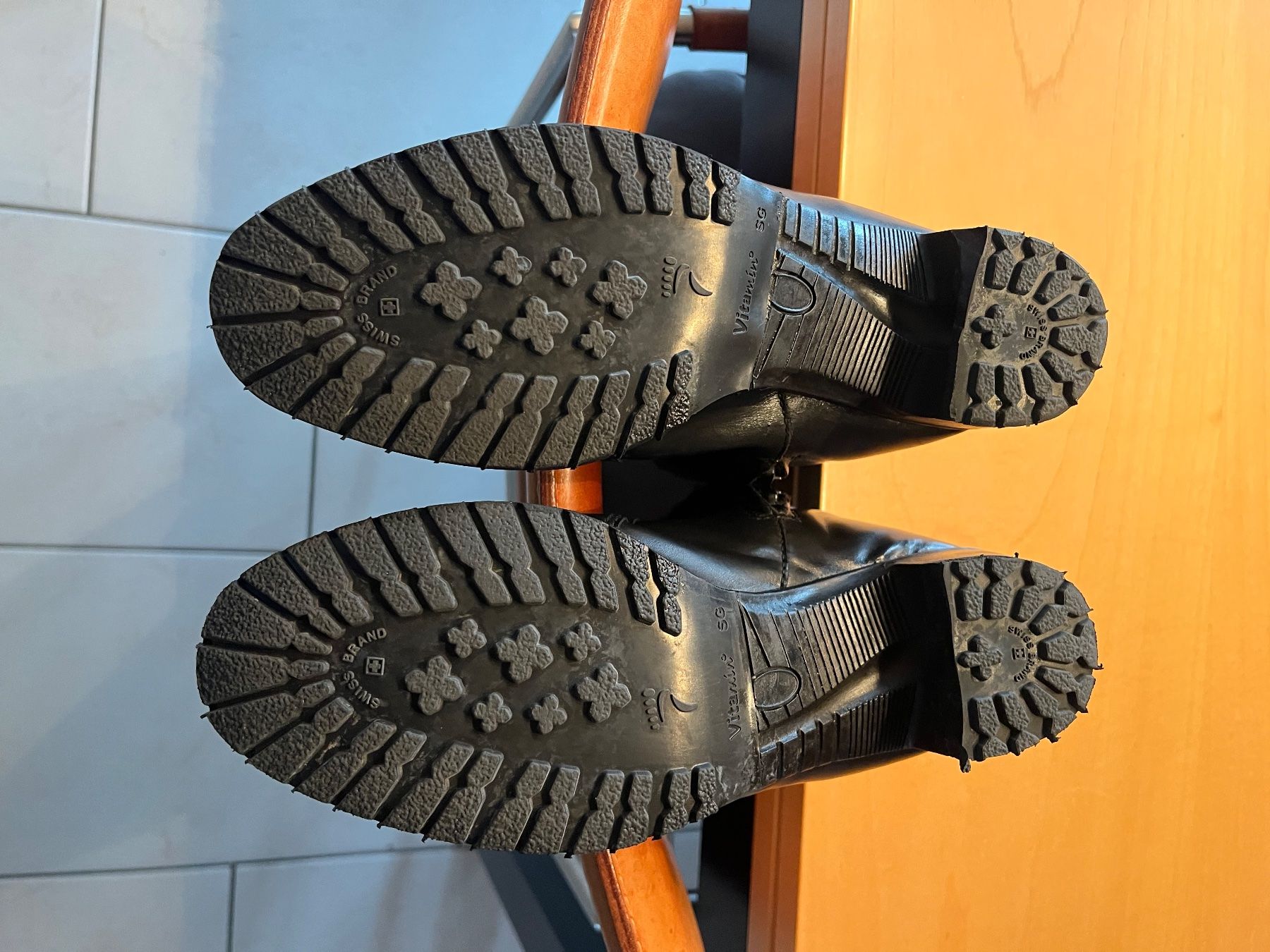 IXS Scarpe da donna: Motorradstiefel   1 Paar Grösse 37 – Usato da Oberrohrdorf venduto da siri-retloW.24 1
