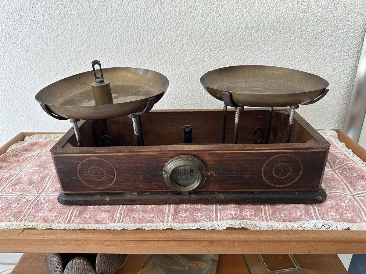 Bilance e pesi: Antike Waage Messing – Usato da Gwatt (Thun) venduto da cumbia 3
