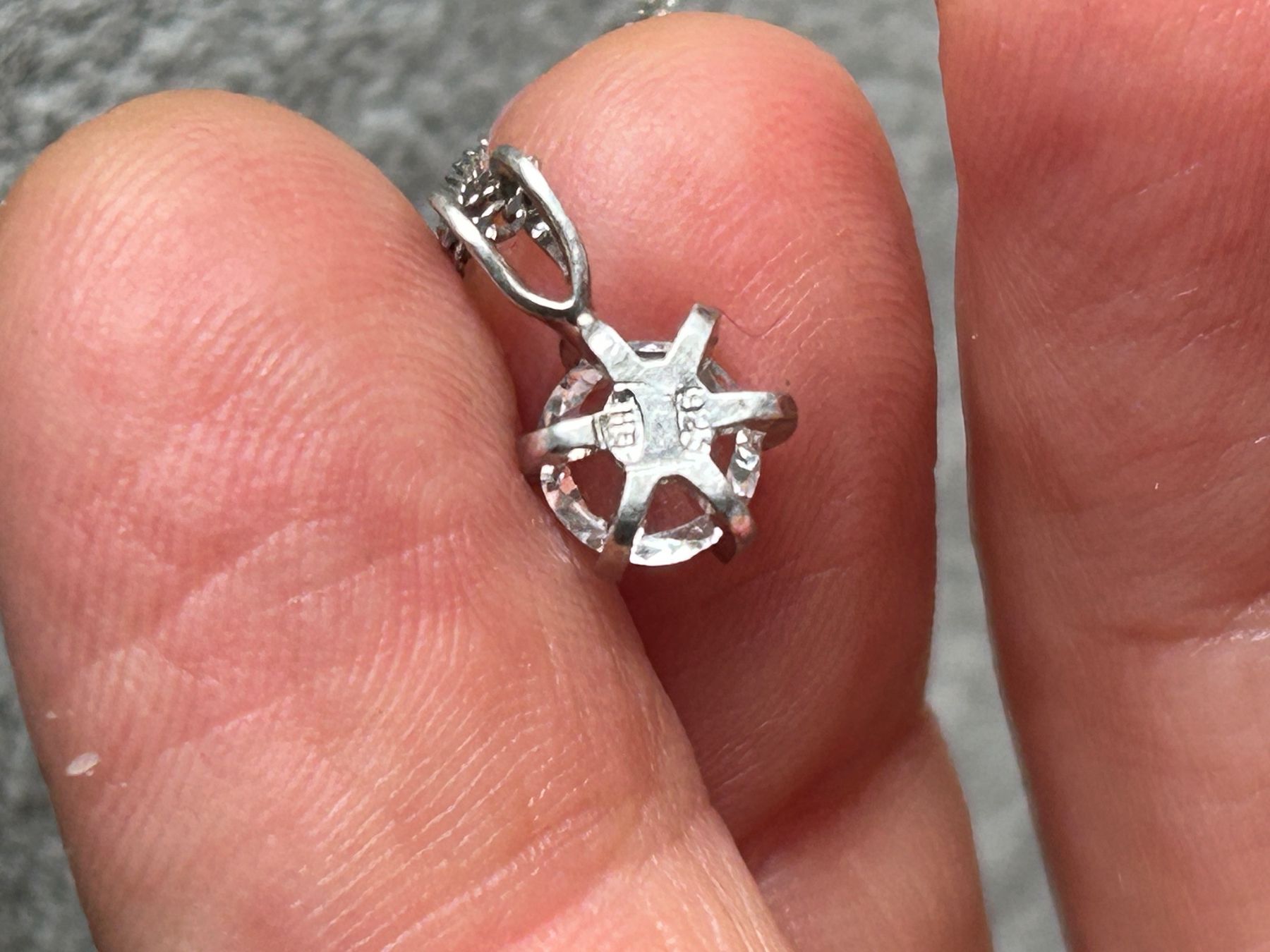 Ketten: Wunderschöne Halskette mit Zirkonia LEUCHTEND – Gebraucht aus Basel von bellespirit 4