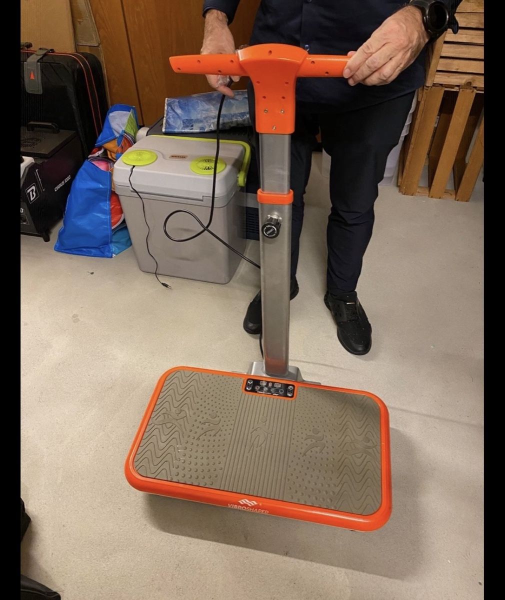 Vibroshaper Hometrainer: VIBROSHAPER HEIM TRAININGSGERÄT  – Usato da Dällikon venduto da oez_gcw6