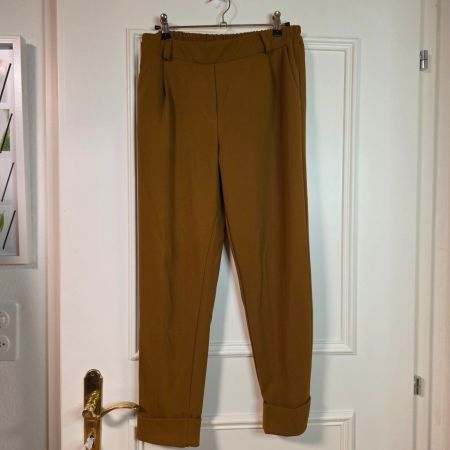 Trendige Hose in Senfgelb/Braun , Gr. 38/40