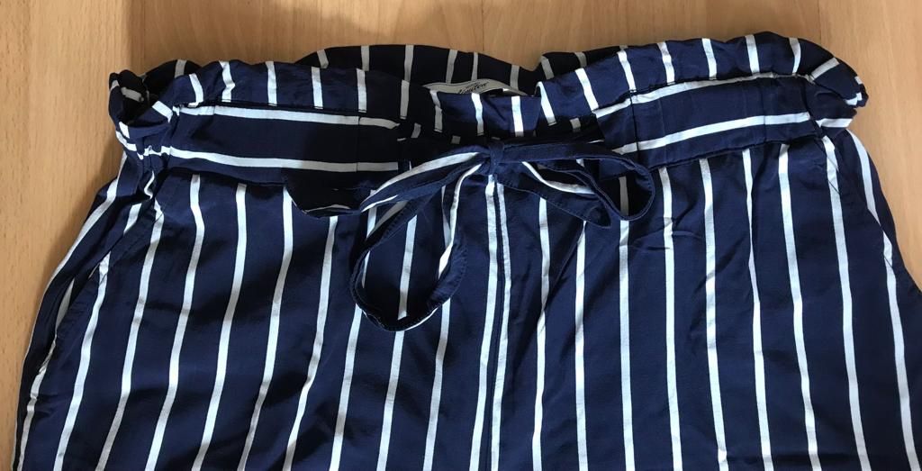 Pantaloni: Hose 3/4 Muster blau-weiss – Usato da Biel/Bienne venduto da SandraDG 2