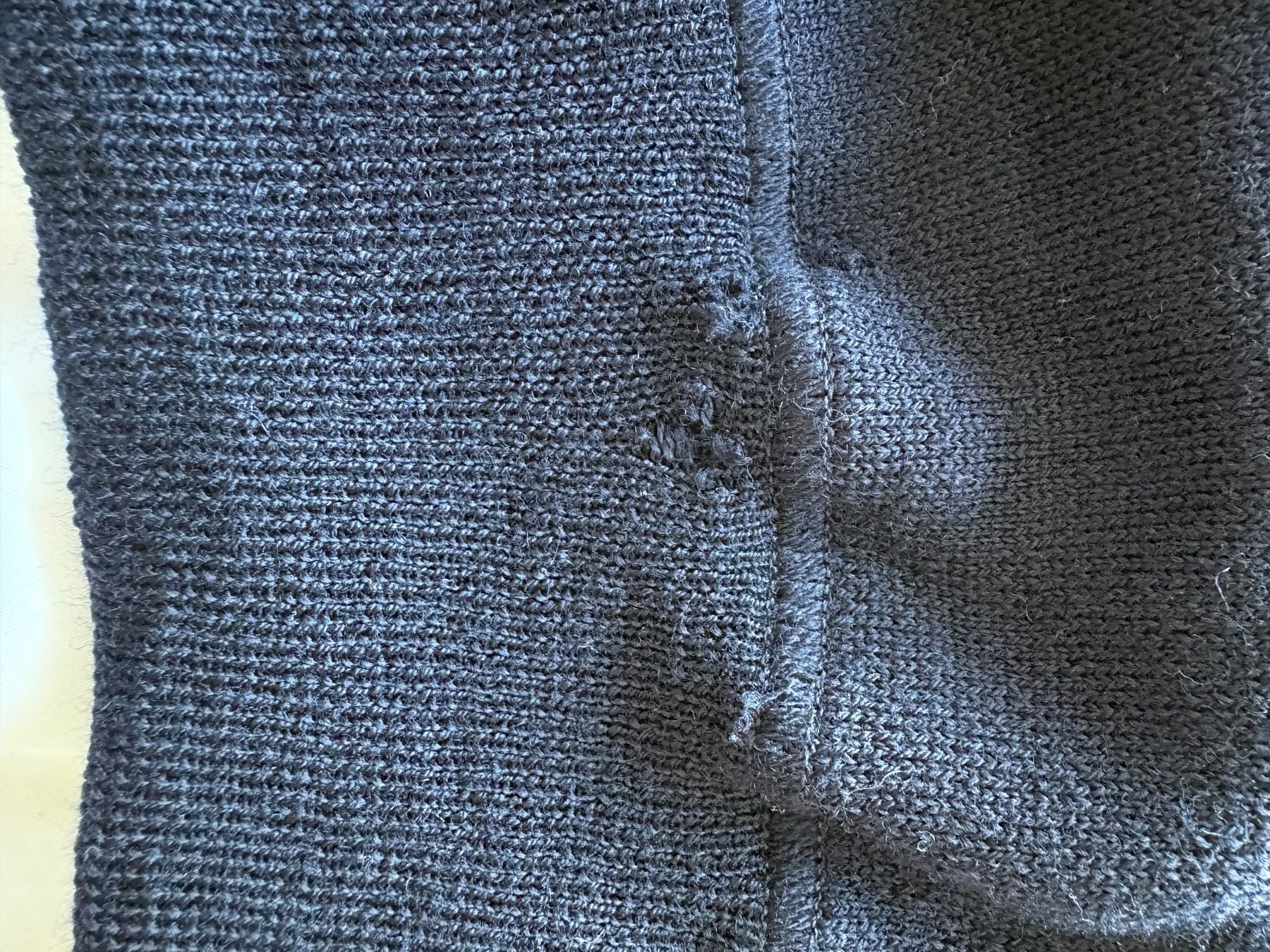 Brax Jacken: Brax Strickjacke blau, 100% Wolle – Gebraucht aus Oetwil an der limmat von sua_g8n6 7