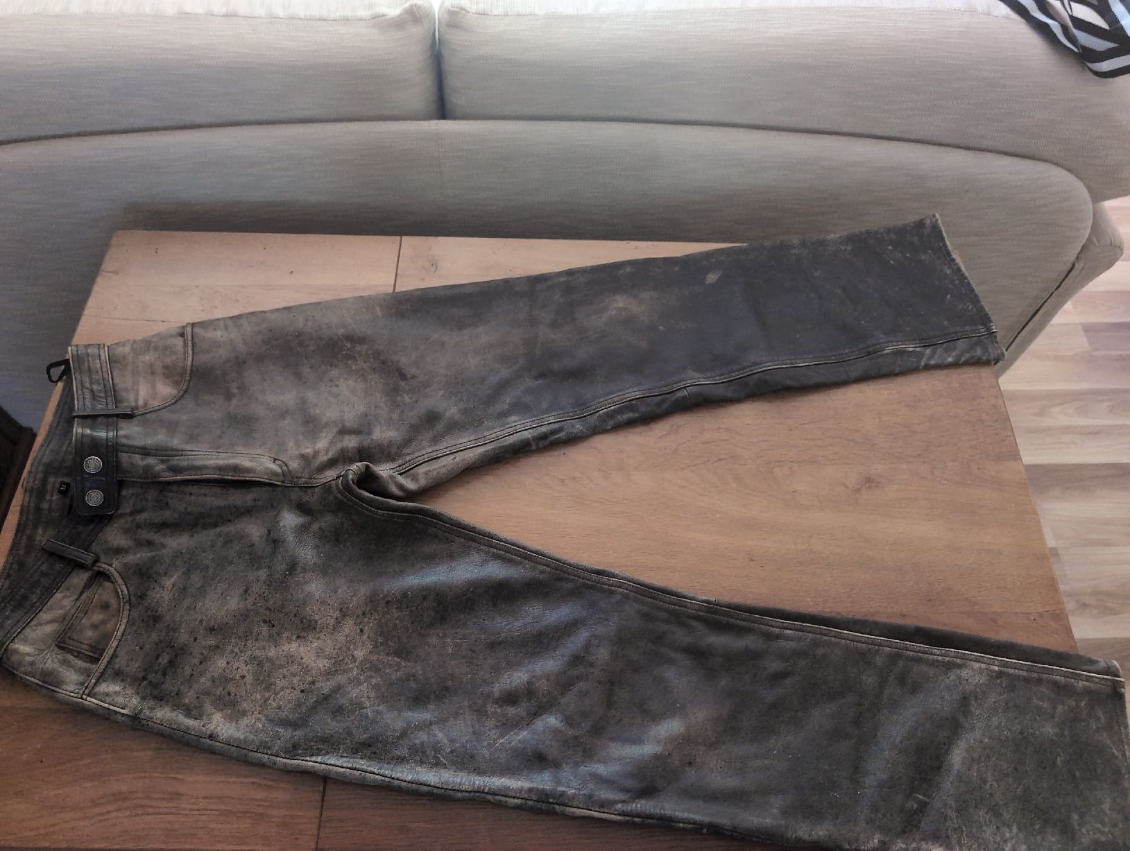 Pantaloni: Echt Lederhose Vintage Style – Usato da Liebefeld venduto da xira_72