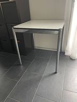 USM Haller Tisch, weiss,100 x 100cm