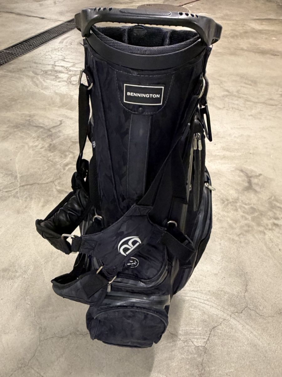 Borse: Bennington Golf Bag Black Used Condition with rain cover – Usato da Forch venduto da senson