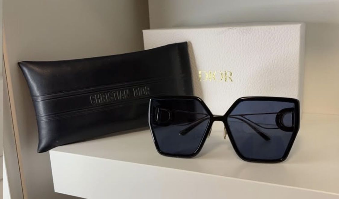 Occhiali & Lenti: Lunettes de soleil Dior authentiques, neuves – Nuovo e nell'imballaggio originale da Chavannes-Renens venduto da Meilina.R17 1