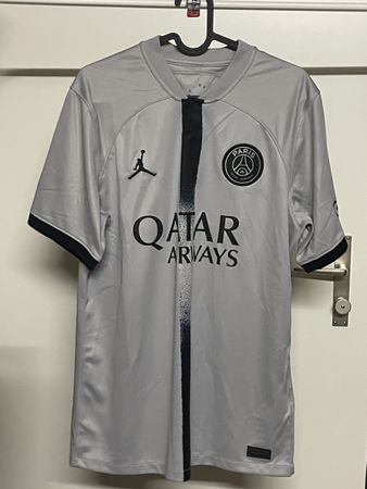Fussballtrikot PSG Messi Grösse M neuwertig