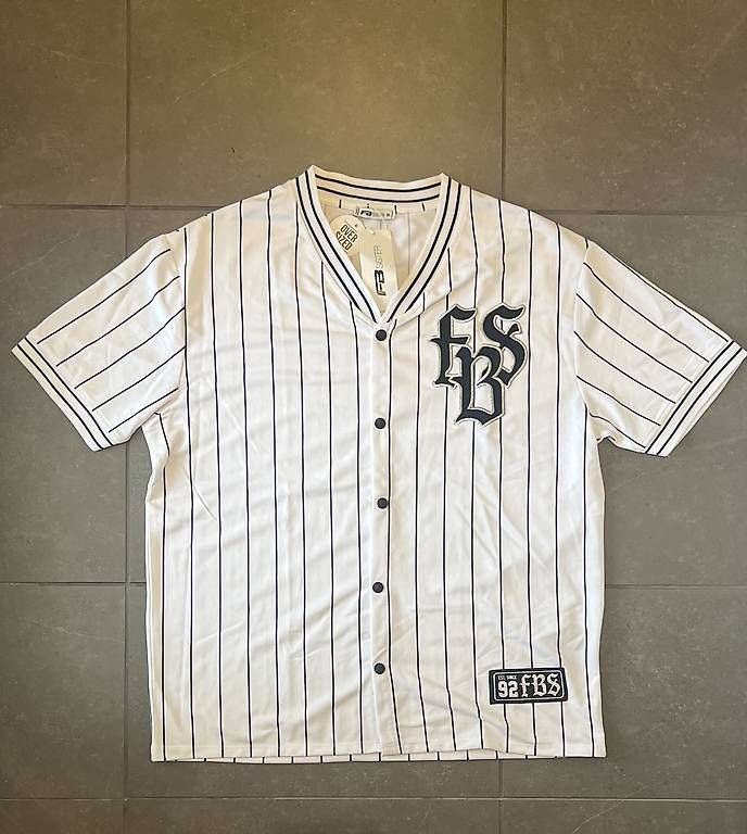 Leibchen & Hosen: Maglia baseball FB Sister – Gebraucht aus Locarno von nap_9yx8