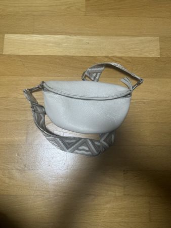 Bauchtausche Lederimitat beige gemusterter Gurt neu
