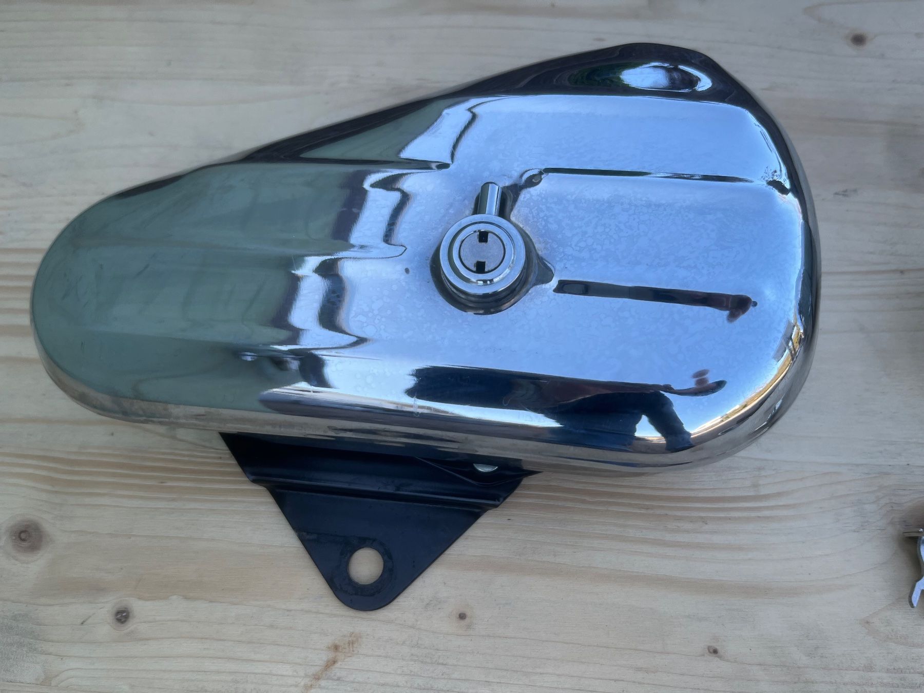 Harley-Davidson Tutti gli attrezzi: Harley Davidson Tool Box, links & rechts – Usato da Magden venduto da Hornet2 1