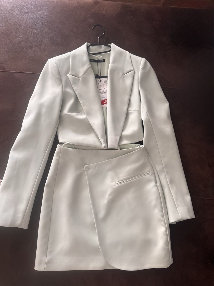 Zara Jupes: Ensemble jupe et blazer vert menthe – Neuf avec emballage d'origine à Bulle par mar_lf5k
