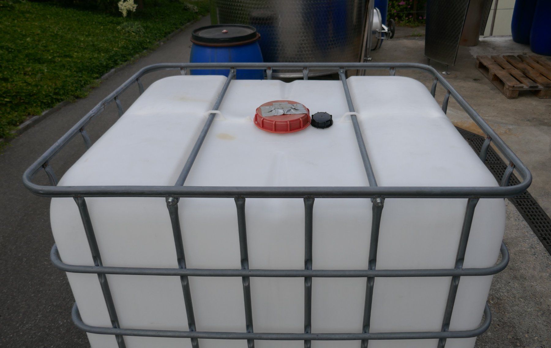 Tränken & Tröge: IBC Tank 1000 Liter – Gebraucht aus Port von uzuku 7