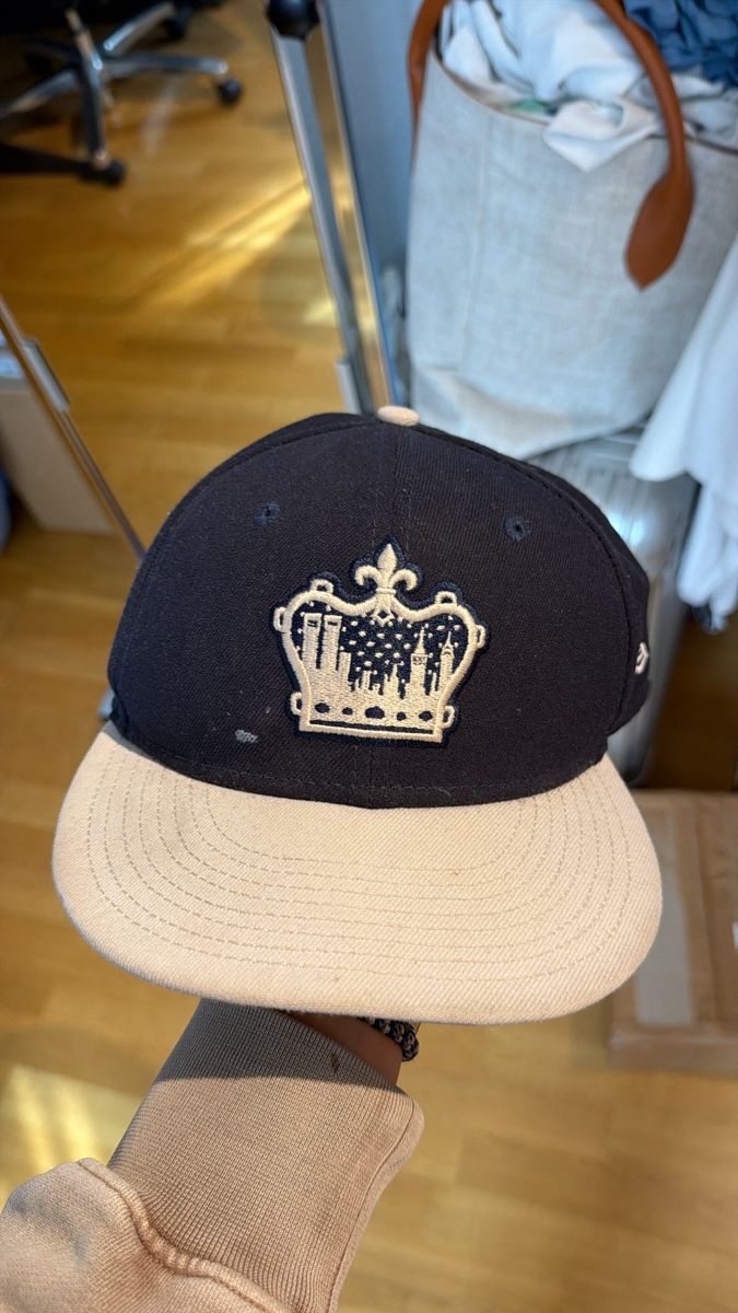 Supreme Chapeaux, bonnets & casquettes: Supreme fitted cap – D'occasion à Basel par nicolasschneeberger 2