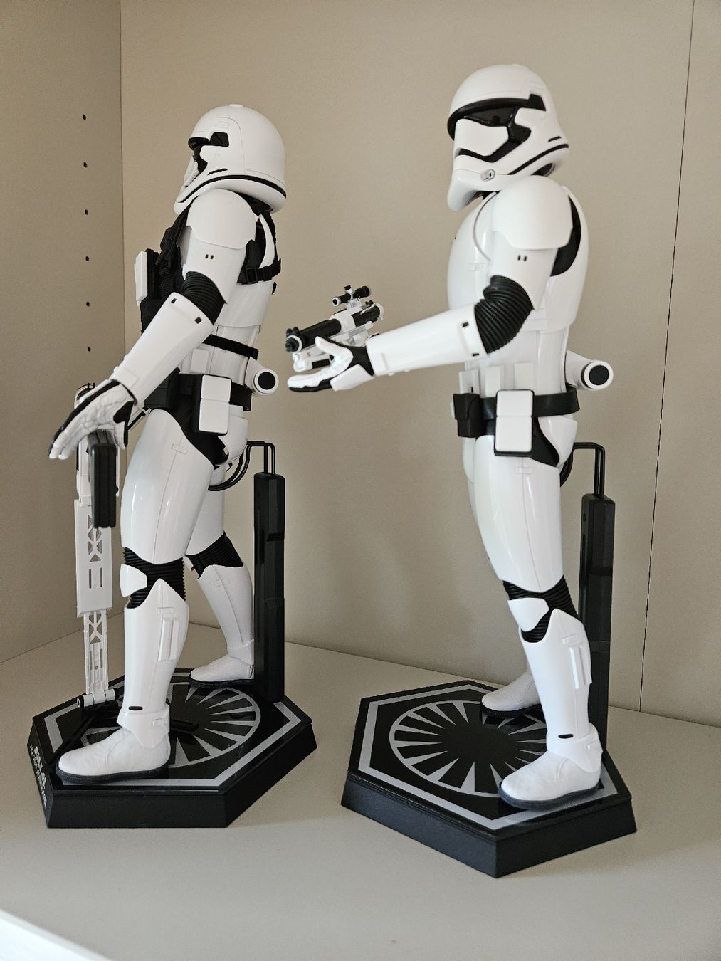 Hot Toys Figuren: Hot Toys Star Wars First Order Stormtroopers – Gebraucht aus Wildberg von Reunionevents 2