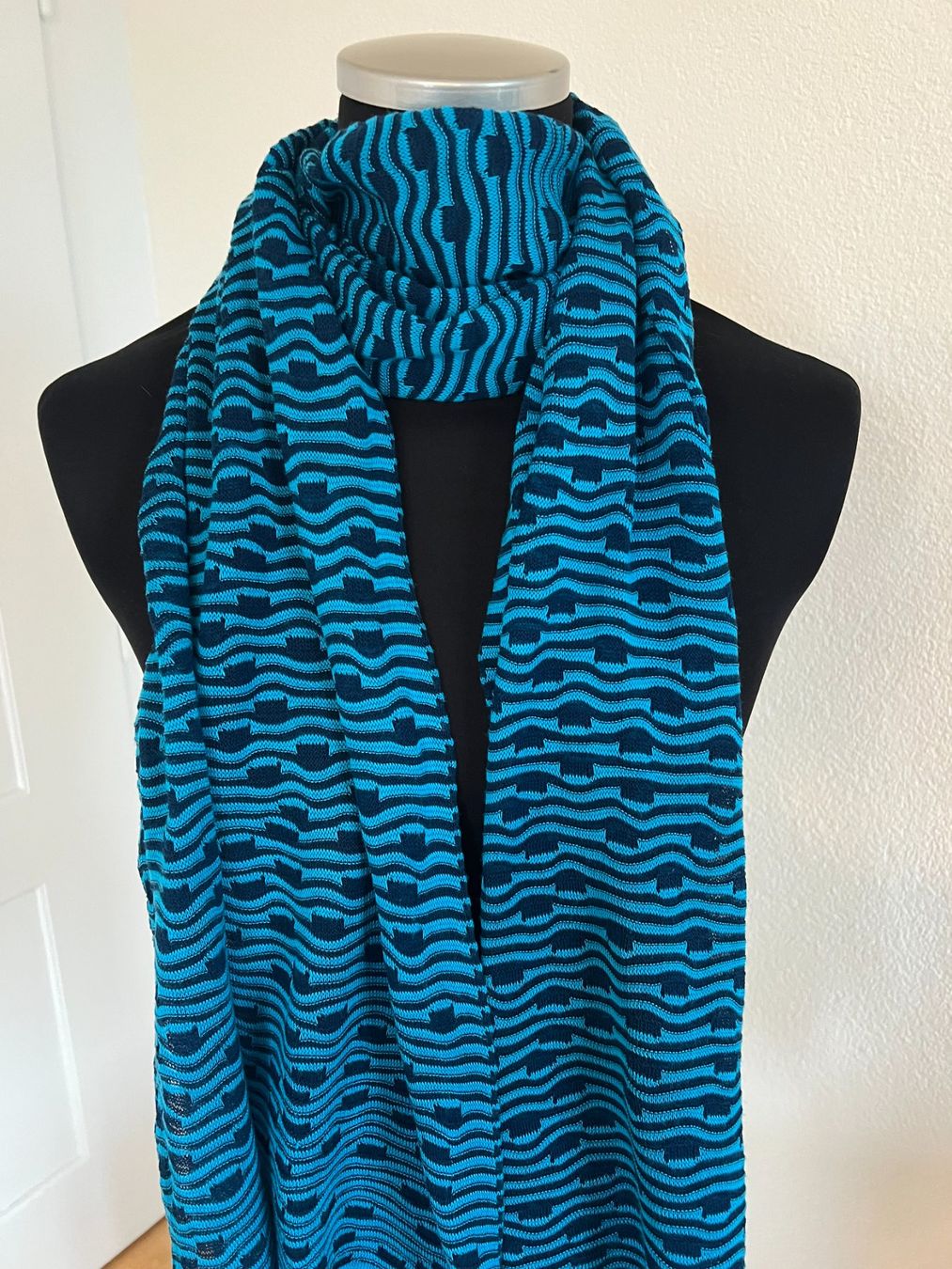 Colora Foulards & écharpes: Colora Schal, Blau, NEU – Neuf avec emballage d'origine à Worb par farben20zauber