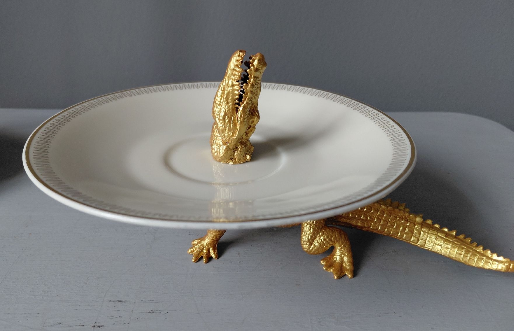 Tutte le decorazioni: Etagere mit goldenem Krokodil – Nuovo (secondo la descrizione) da Wallisellen venduto da Muggeli1970 1