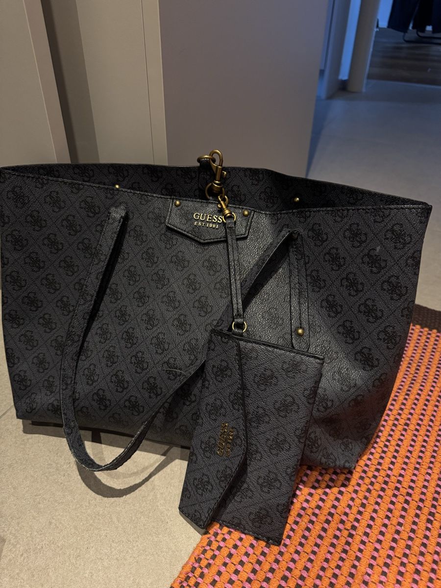 Guess Borse: Guess Bag 3 in 1 – Usato da Roggwil BE venduto da lffcb 1