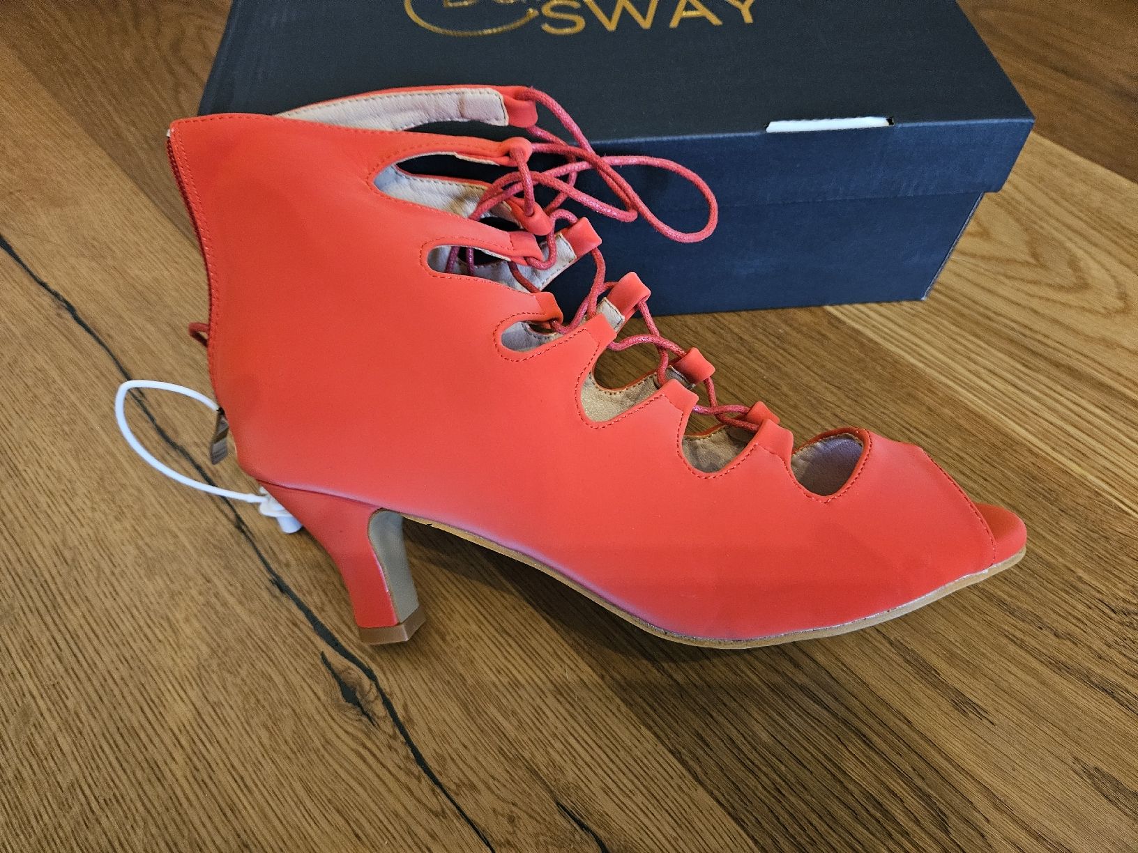 Damenschuhe: Tanzschuhe Grösse 40 – Neu und originalverpackt aus Mollis von kaleidoscope