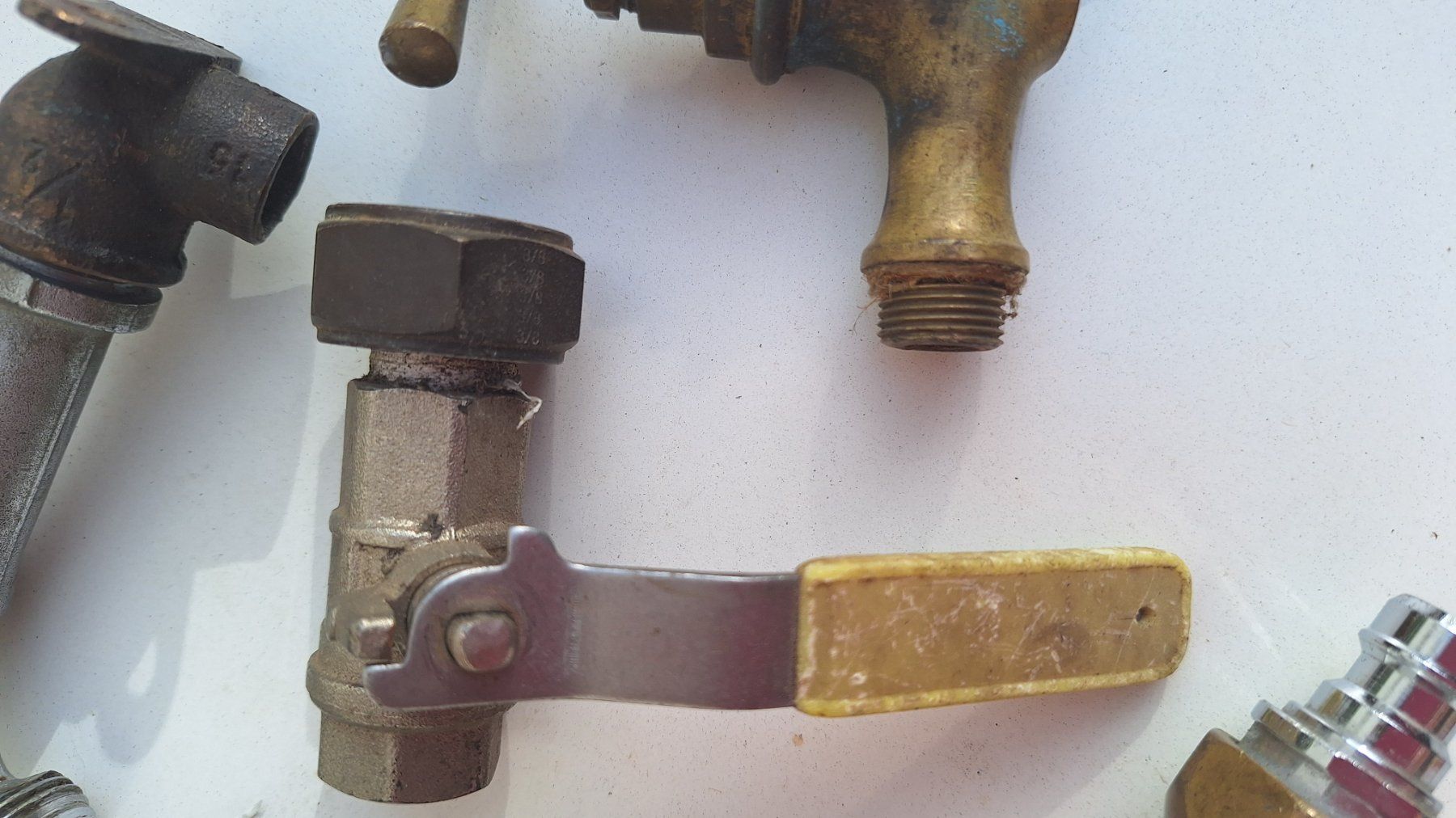 Armaturen: div. alte Wasserhähne, teils Messing – Gebraucht aus Arlesheim von shopradl 3