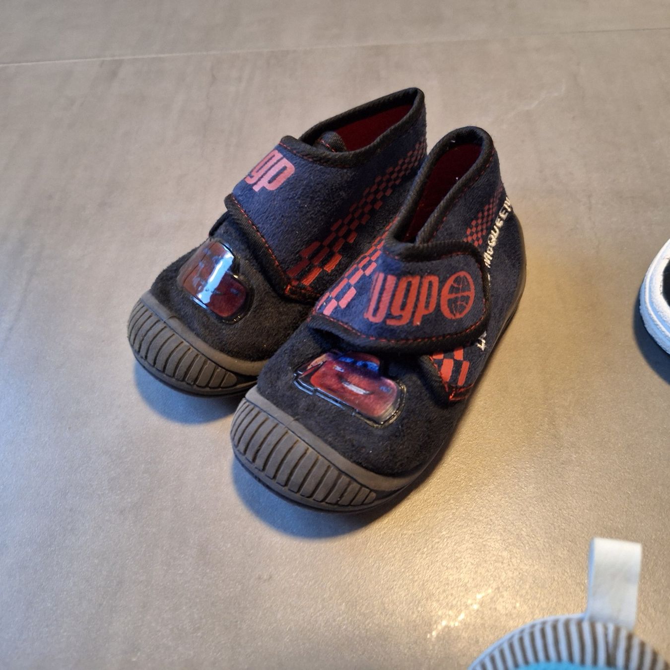 Scarpe per ragazzi: 3 Paar Kinderschuhe Grösse 22 – Usato da Märstetten venduto da activemember 3
